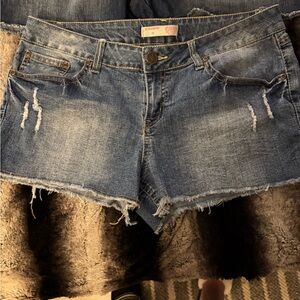 No Boundaries Distressed Blue Jean Shorts